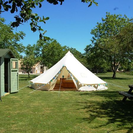 Camping La Foret De Tesse Exterior foto