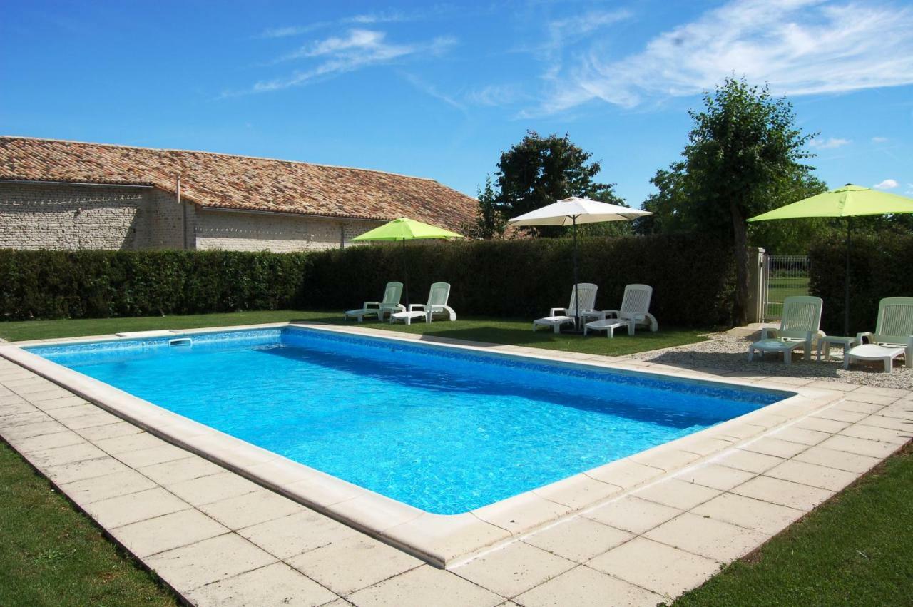 Camping La Foret De Tesse Exterior foto