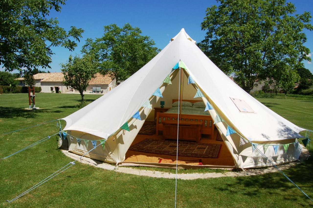 Camping La Foret De Tesse Exterior foto