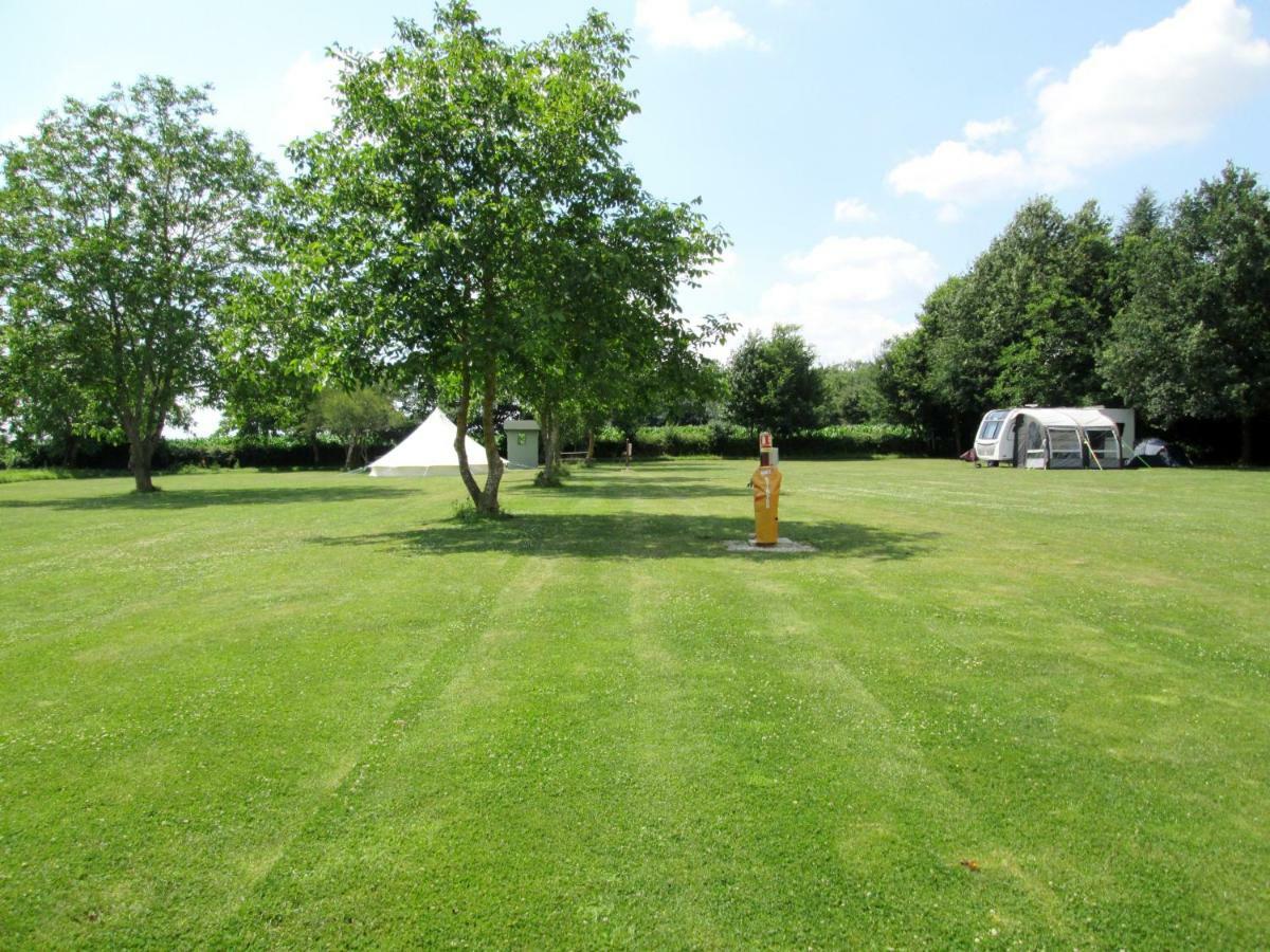 Camping La Foret De Tesse Exterior foto
